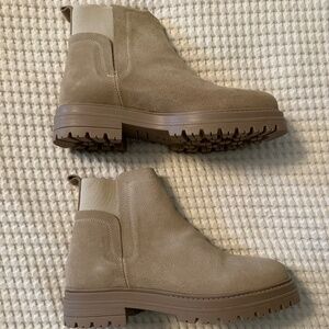 Steve Madden Chelsea suede boots size 40 / US 9.5 like new